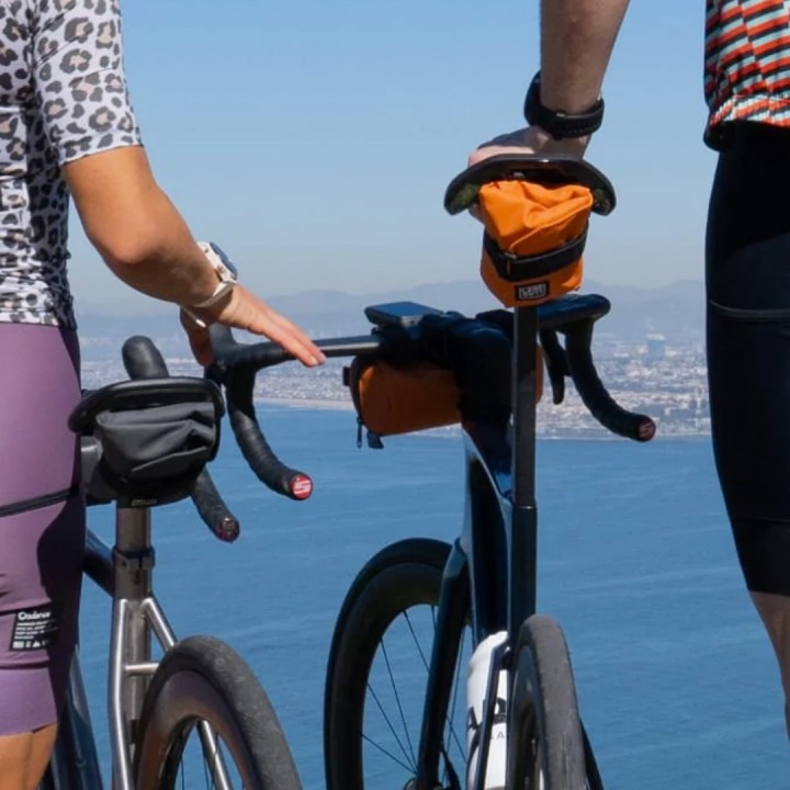 SACOCHE DE SELLE LEAD OUT NOIRE| Accessoires et équip...