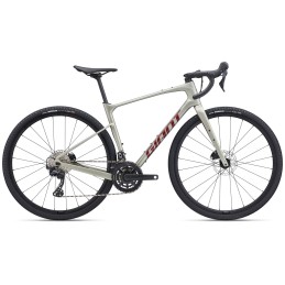 GIANT REVOLT ADVANCED 2 2024| Accessoires et équipements pour vélo