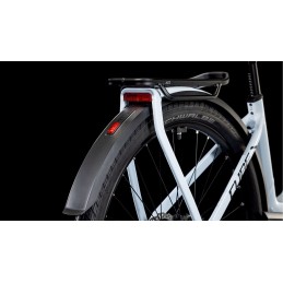 CUBE KATHMANDU HYBRID ONE 600 POLARWHITE'N'BLACK 2025| Accessoires et équipeme...