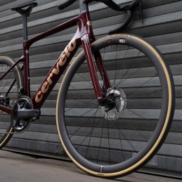 CERVELO CALEDONIA-5 ULTEGRA DI2 CARMINE 2025 | Accessoires et équipements pour vélo