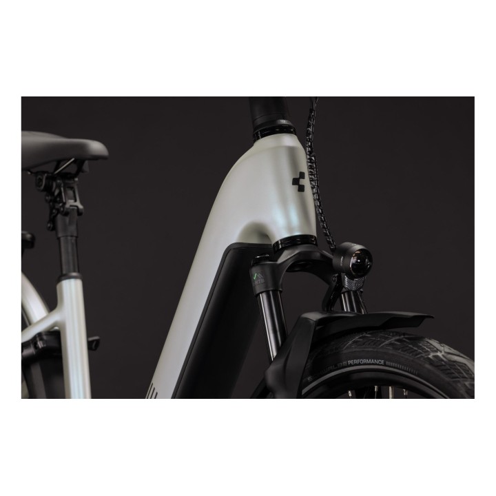 CUBE KATHMANDU HYBRID DELUXE EXC 800 GLINTSAND'N'BLACK 2027 | Accessoires et équipements pou...