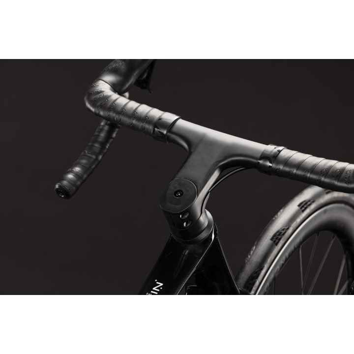 CUBE ATTAIN C:62 SLT CARBON'N'BLUE 2027| Accessoires et équipements pour vélo