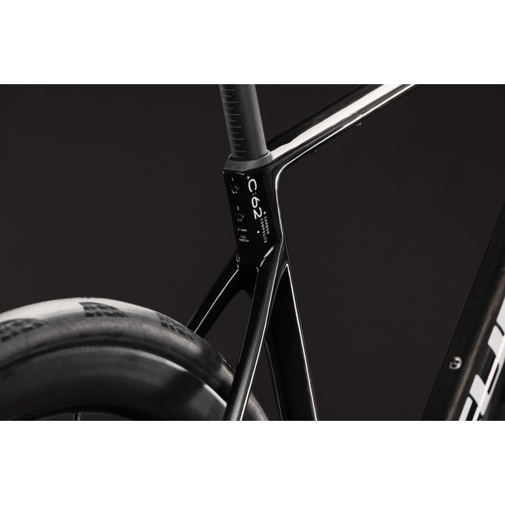 CUBE ATTAIN C:62 SLT CARBON'N'BLUE 2027| Accessoires et équipements pour vélo