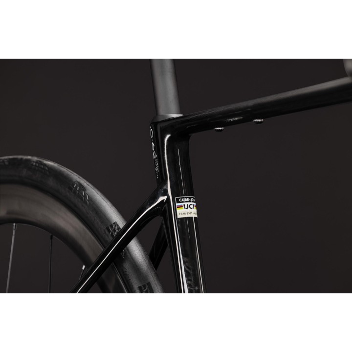 CUBE ATTAIN C:62 SLT CARBON'N'BLUE 2027| Accessoires et équipements pour vélo