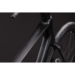 CUBE ATTAIN C:62 RACE CARBON'N'COALCHROME 2027| LAROUELIBRE.FR