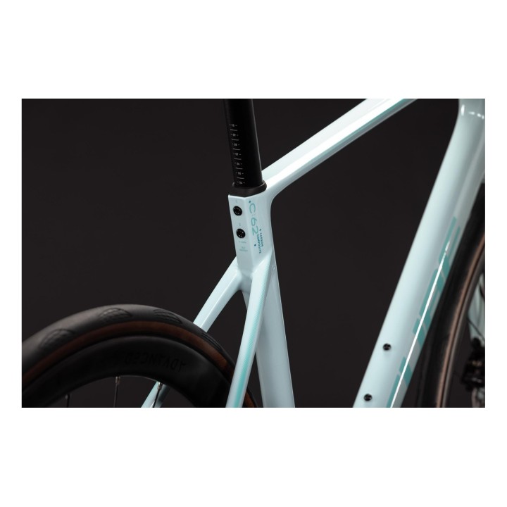 CUBE ATTAIN C:62 RACE FROSTYMINT'N'MINT 2027| LAROUELIBRE.FR