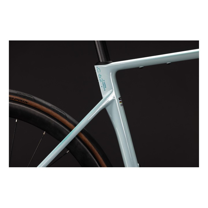 CUBE ATTAIN C:62 RACE FROSTYMINT'N'MINT 2027| LAROUELIBRE.FR