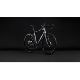 CUBE ATTAIN RACE SMARAGDGREY'N'WHITE 2027| LAROUELIBRE.FR