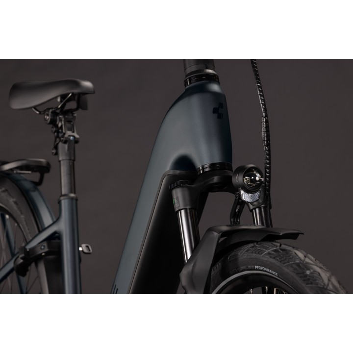 CUBE KATHMANDU HYBRID PRO 800 COAL'N'BLACK 2027 | Accessoires et équipeme...